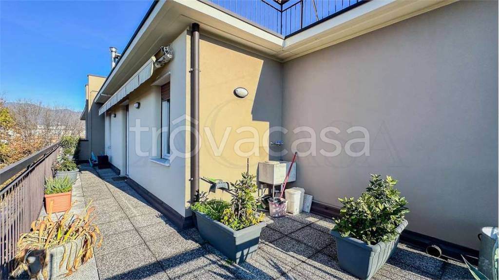 appartamento in vendita a Brescia in zona Crocifissa di Rosa