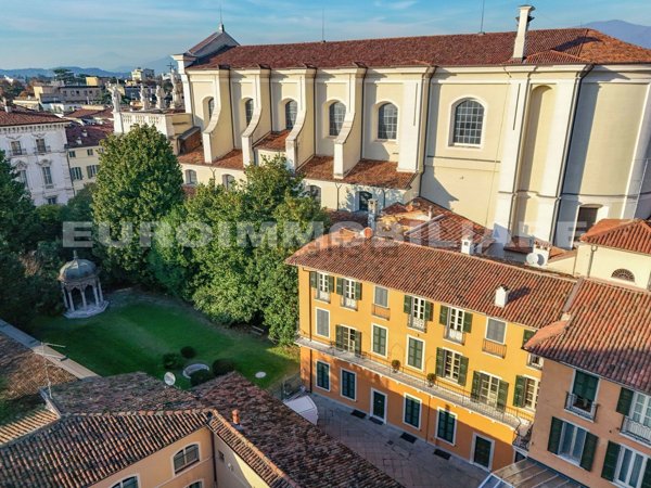 appartamento in vendita a Brescia in zona Centro Storico