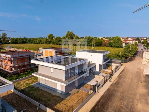 casa indipendente in vendita a Brescia in zona Volta