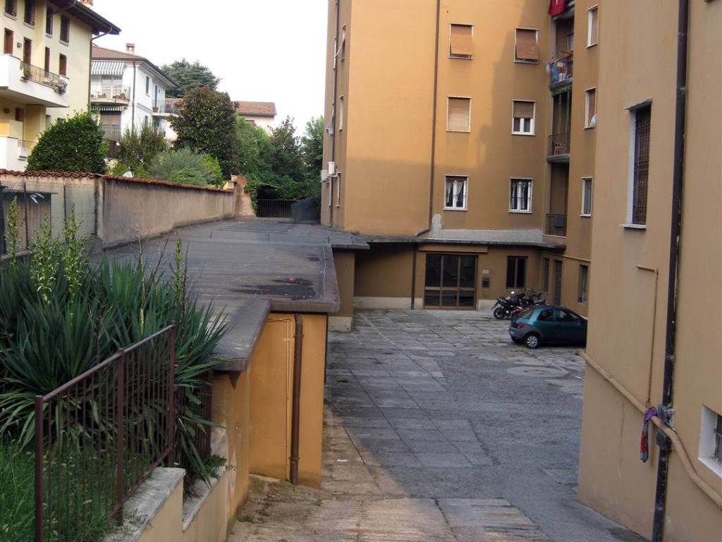 locale commerciale in vendita a Brescia in zona Chiusure