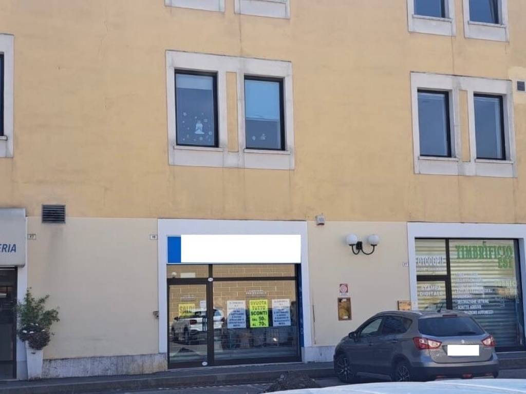 negozio in vendita a Brescia in zona Mompiano
