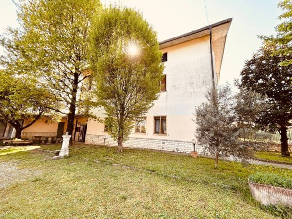 intera palazzina in vendita a Brescia in zona Volta