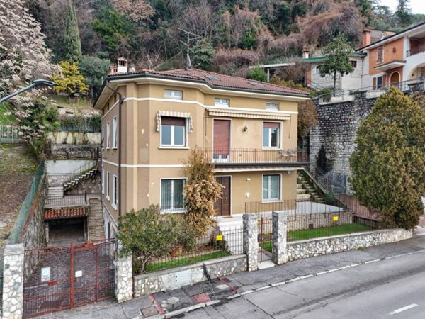 casa indipendente in vendita a Brescia in zona Porta Venezia