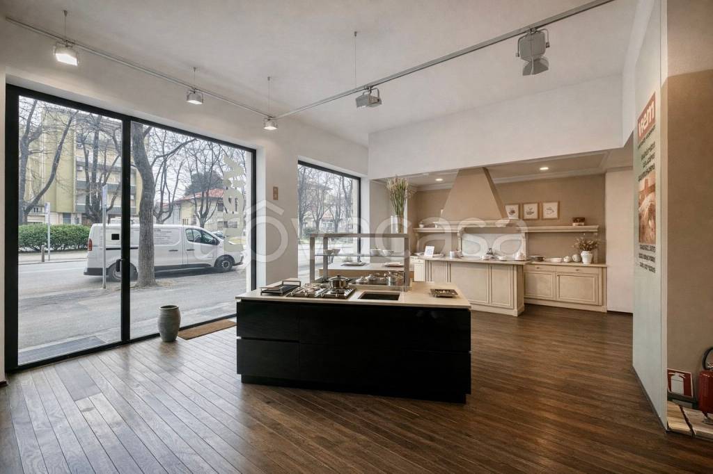 negozio in vendita a Brescia in zona Borgo Trento