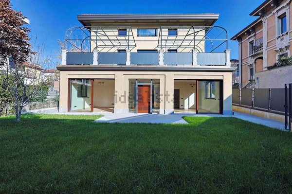 appartamento in vendita a Brescia in zona Crocifissa di Rosa