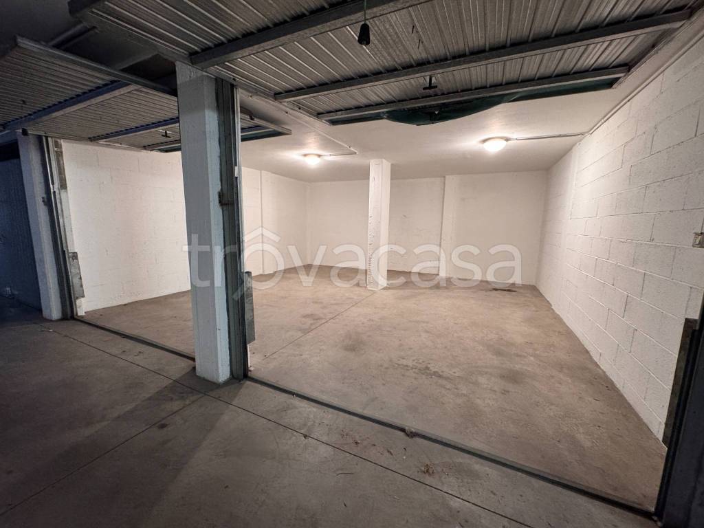 locale commerciale in vendita a Brescia in zona Don Bosco