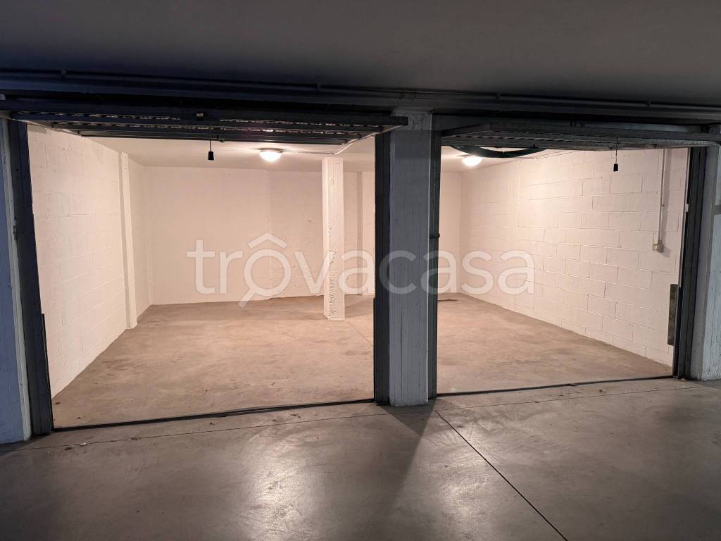 locale commerciale in vendita a Brescia in zona Don Bosco