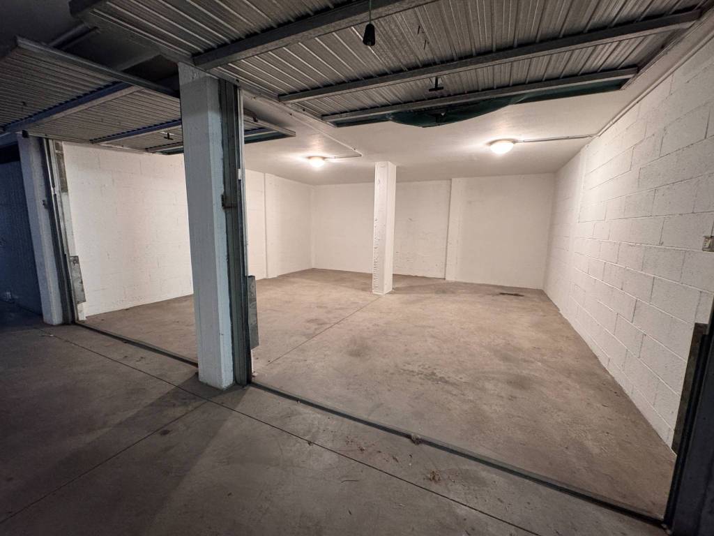 locale commerciale in vendita a Brescia in zona Volta