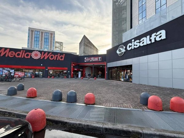 negozio in vendita a Brescia in zona Volta