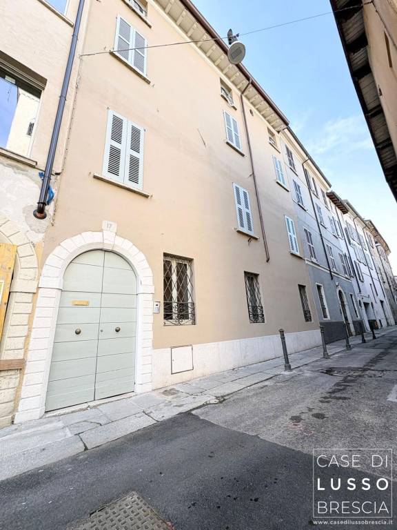 appartamento in vendita a Brescia in zona Centro Storico