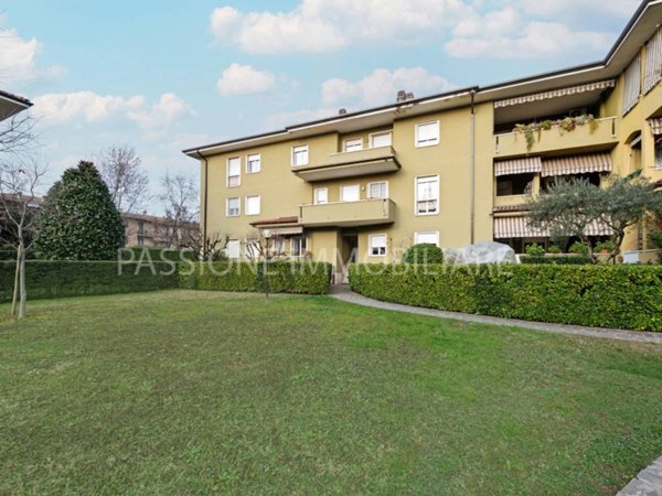appartamento in vendita a Brescia in zona Villaggio Prealpino