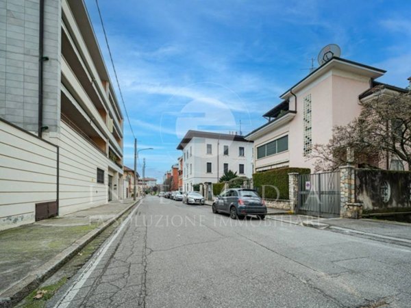 appartamento in vendita a Brescia in zona Volta