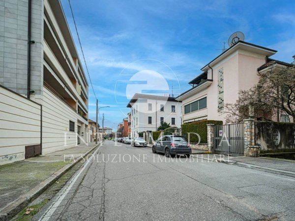 appartamento in vendita a Brescia in zona Volta