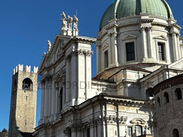 appartamento in vendita a Brescia in zona Centro Storico