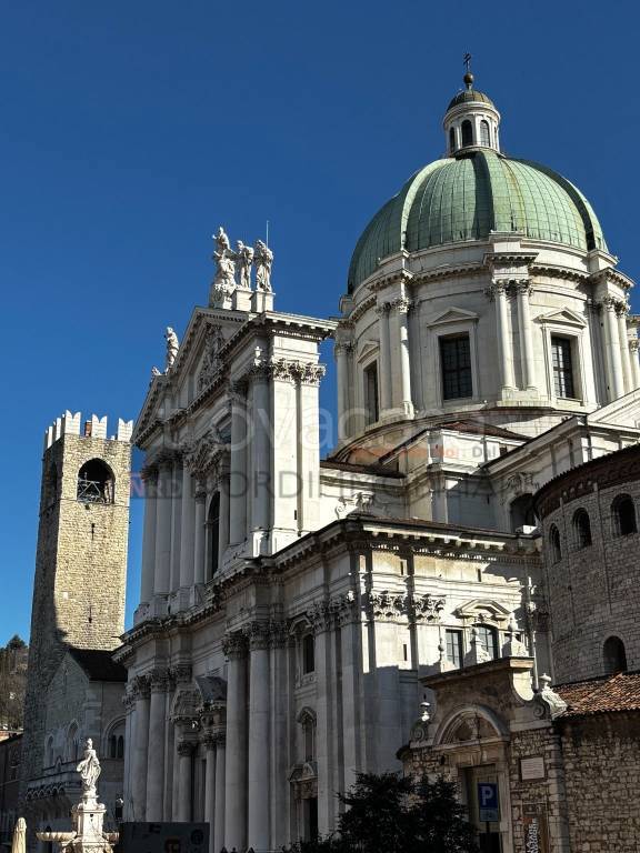 appartamento in vendita a Brescia in zona Centro Storico