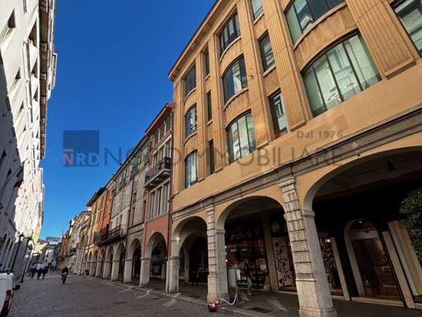 appartamento in vendita a Brescia in zona Centro Storico