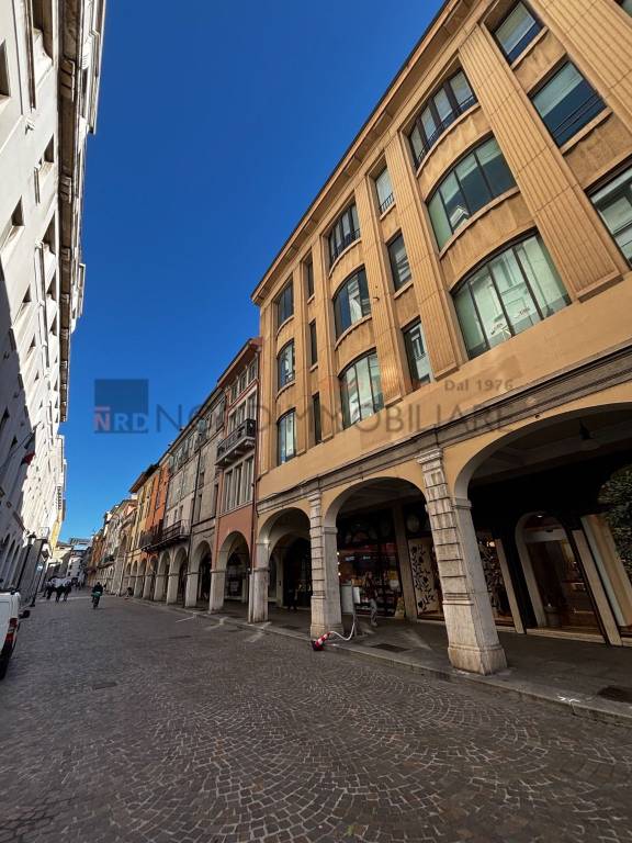 appartamento in vendita a Brescia in zona Centro Storico