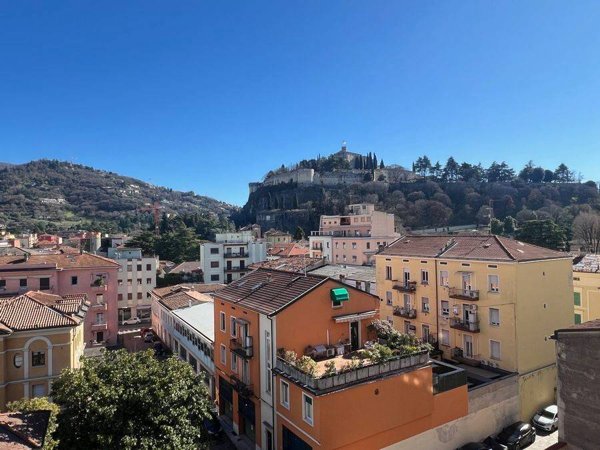appartamento in vendita a Brescia in zona Crocifissa di Rosa