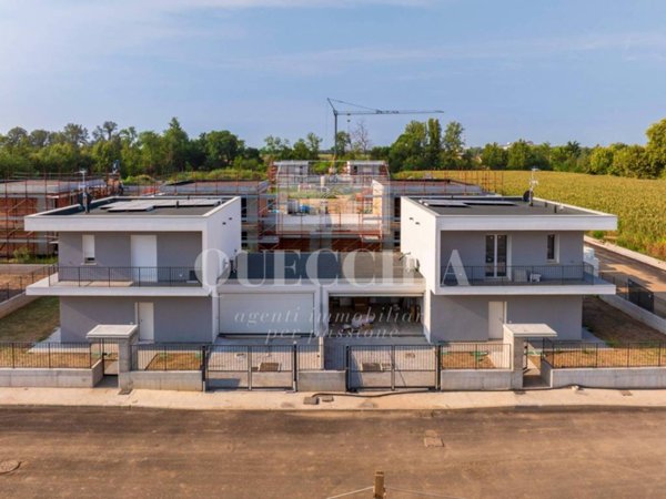 casa indipendente in vendita a Brescia in zona Volta