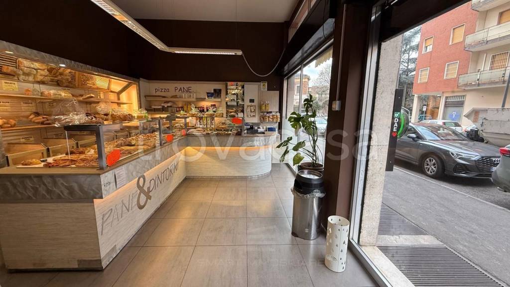 negozio in vendita a Brescia in zona Borgo Trento