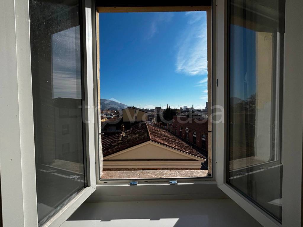 appartamento in vendita a Brescia in zona Fiumicello