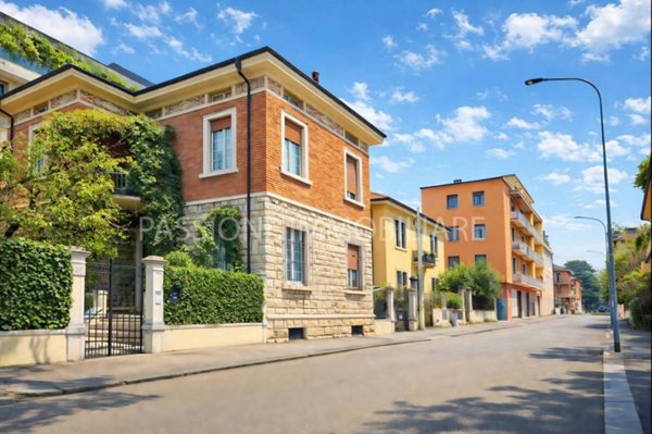 casa indipendente in vendita a Brescia in zona Centro Storico