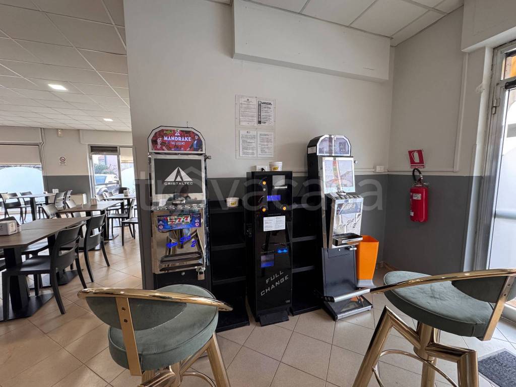 negozio in vendita a Brescia in zona Villaggio Sereno