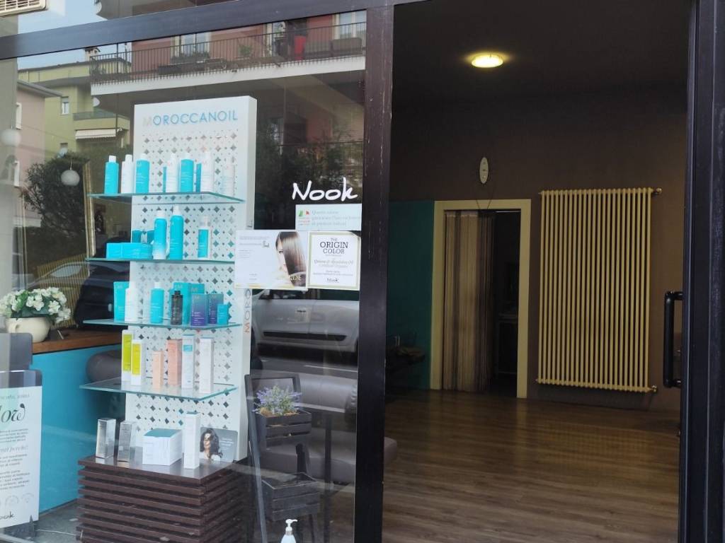 negozio in vendita a Brescia in zona Crocifissa di Rosa