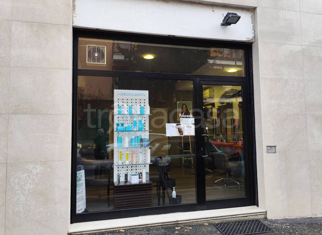 negozio in vendita a Brescia in zona Crocifissa di Rosa