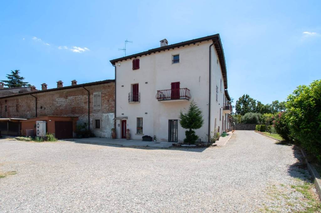 casa indipendente in vendita a Brescia in zona Villaggio Sereno