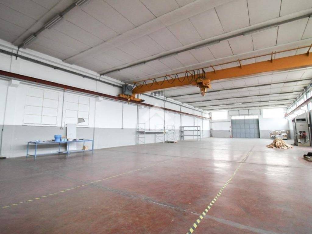 capannone in vendita a Brescia in zona Chiusure