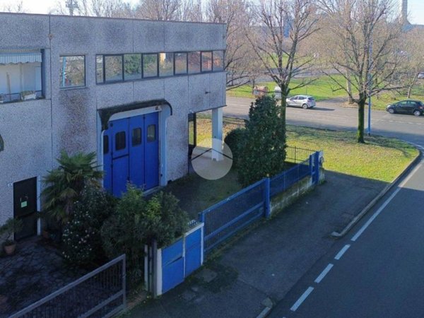 locale commerciale in vendita a Brescia in zona San Polo