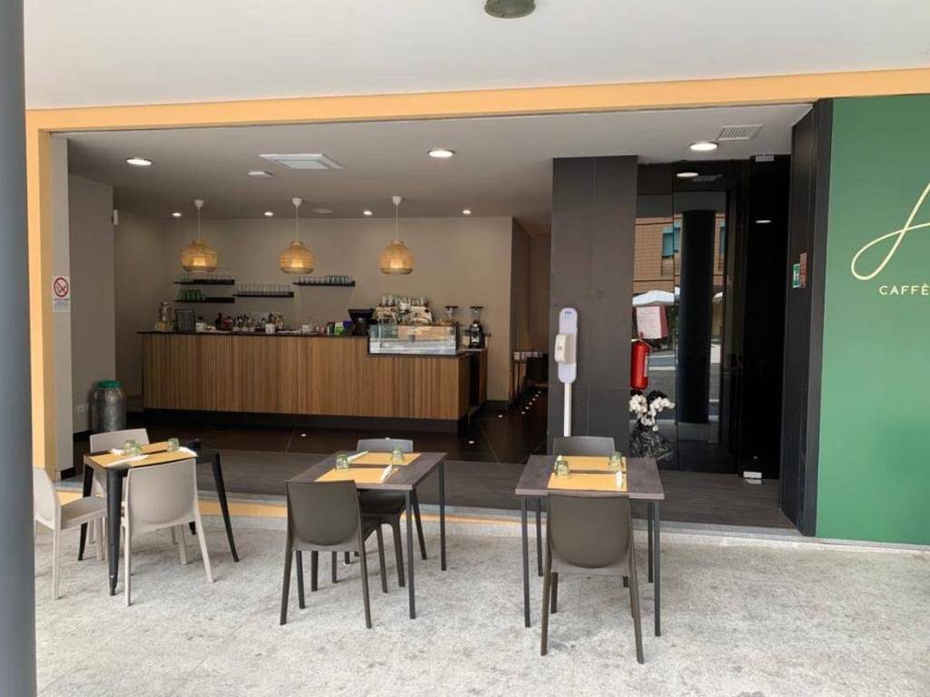 negozio in vendita a Brescia in zona Volta