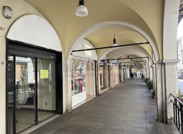 locale commerciale in vendita a Brescia in zona Centro Storico