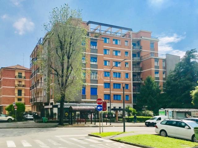 appartamento in vendita a Brescia in zona Crocifissa di Rosa