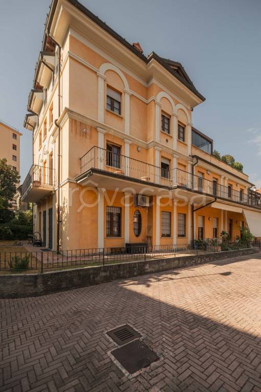 appartamento in vendita a Brescia in zona Crocifissa di Rosa