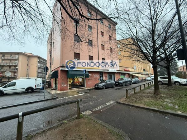negozio in vendita a Brescia in zona Urago/Mella