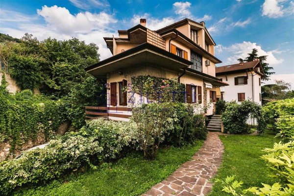 casa indipendente in vendita a Brescia in zona Mompiano