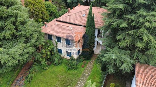 casa indipendente in vendita a Brescia in zona Crocifissa di Rosa