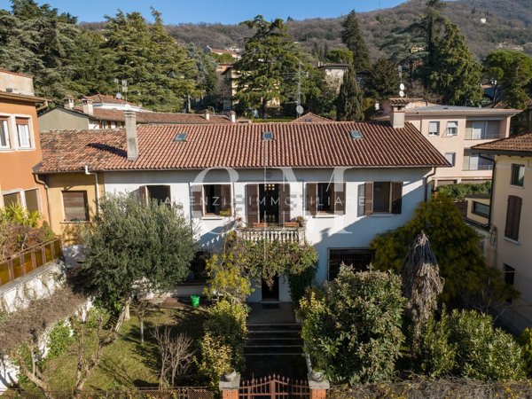 casa indipendente in vendita a Brescia