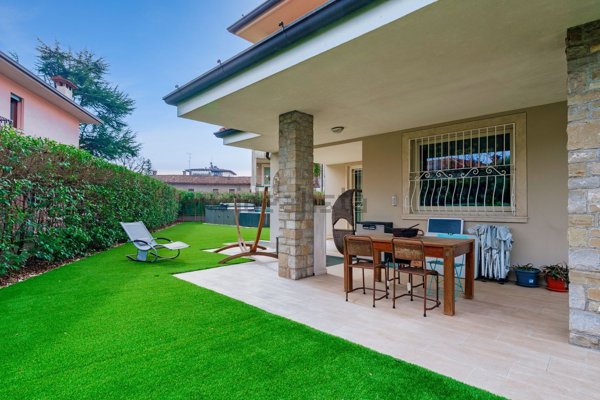 casa indipendente in vendita a Brescia in zona Chiusure