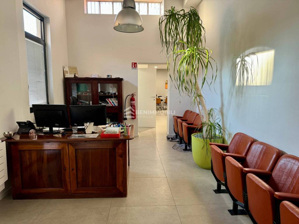 locale commerciale in vendita a Brescia