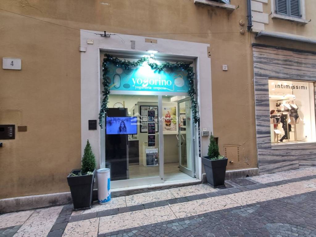 negozio in vendita a Brescia in zona Centro Storico