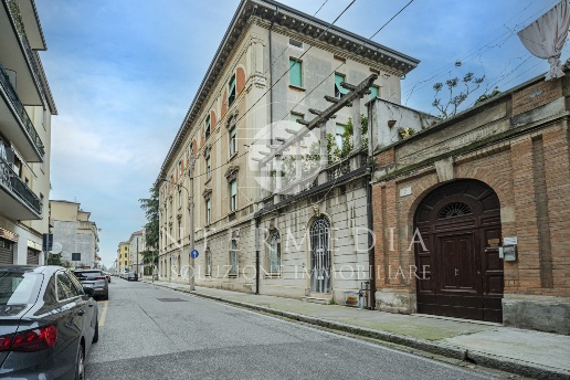 appartamento in vendita a Brescia in zona Volta