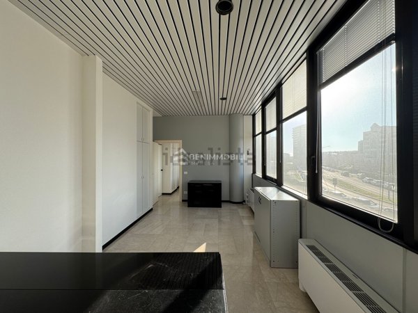 ufficio in vendita a Brescia in zona Lamarmora