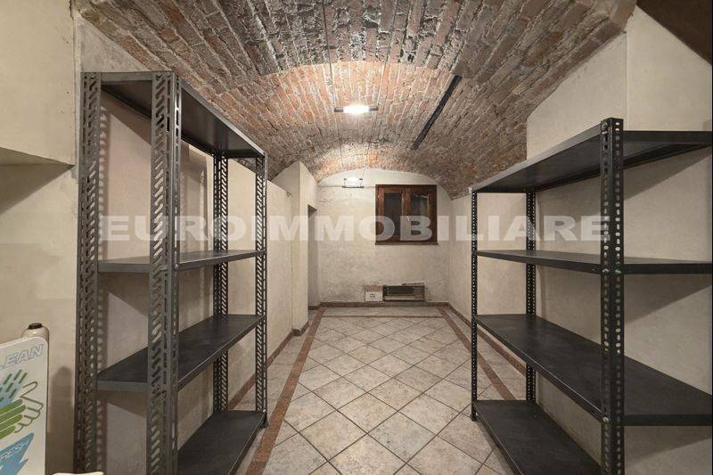 locale commerciale in vendita a Brescia in zona Centro Storico