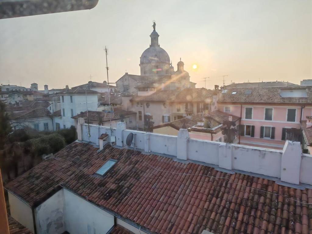 appartamento in vendita a Brescia in zona Centro Storico