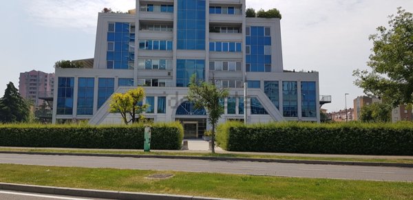 ufficio in vendita a Brescia in zona Lamarmora