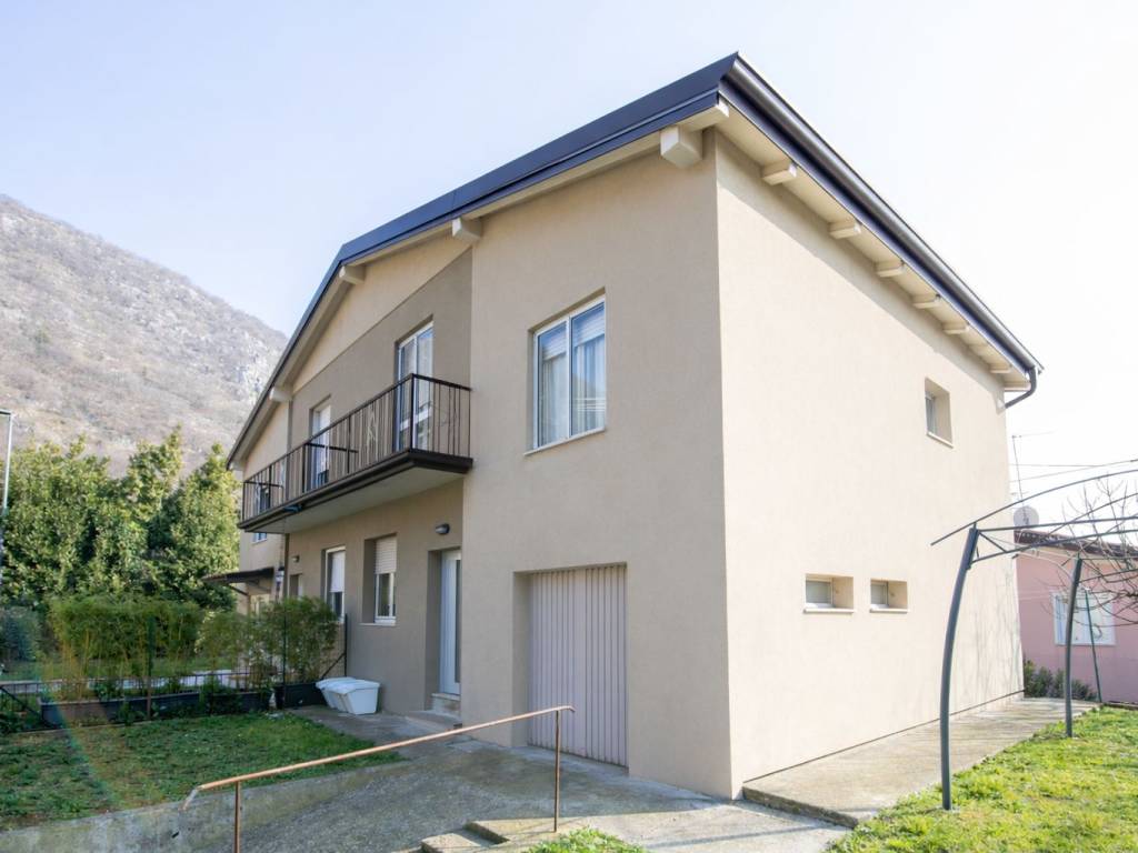 casa indipendente in vendita a Brescia in zona Sant'Eufemia