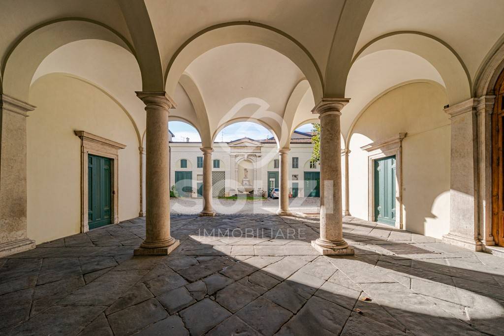 appartamento in vendita a Brescia in zona Centro Storico